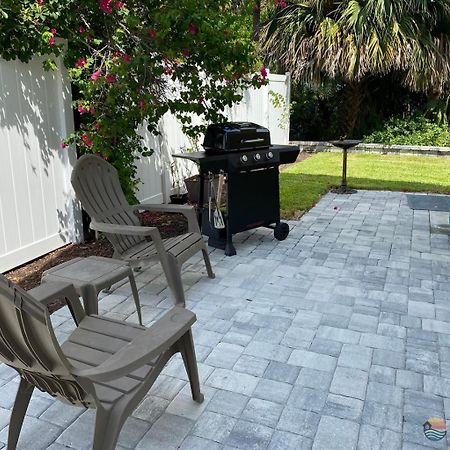 Dog Friendly Loft Steps From Beach With Gas Barbecue Grill And Upstairs Deck! 뉴스머나비치 외부 사진